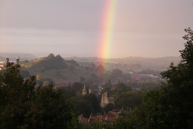  Rainbows End - Glastonbury Abbey View over the Vale of Avalon with Wearyall Hill and Glastonbury Abbey photo: Chris Lee, ccbysa2.0