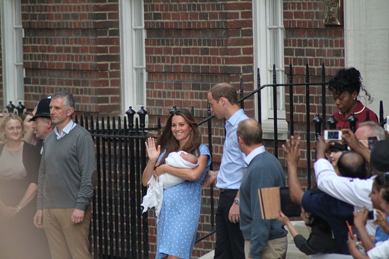 Thee Duke and Duchess of Cambridge with Prince George author: Christopher Neve, ccbysa2.0
