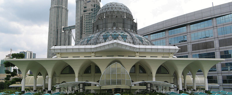As Syakirin Mosque in Kuala Lumpur located in Cancer photo: Yosri, GNU/FDL
