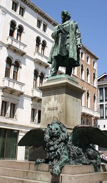 Daniele Manin statue on Piazza Manin in Aquarius with Leo photo: G.dallorto license: ccbysa2.5