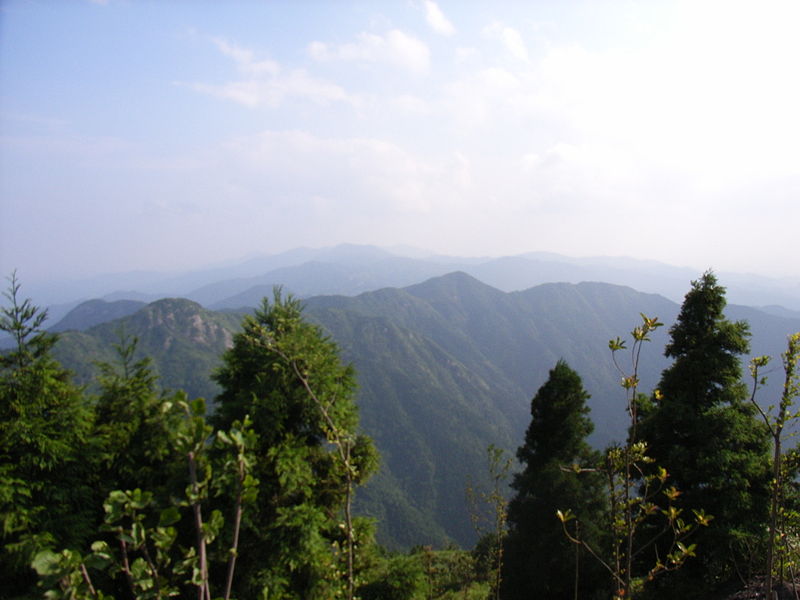 Hang Shan mountain has both coordinates in Pisces photo: TheNeon, GNU/FDL