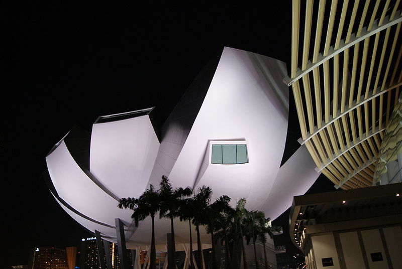 ArtScience Museum of Marina Bay Sands, Singapore located in Cancer with Capricorn photo: Jacklee, ccbysa3.0