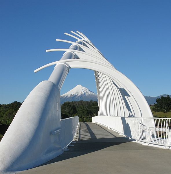 Te Rewa Rewa Bridge located in Sagittarius with Capricorn, ccbysa2.0