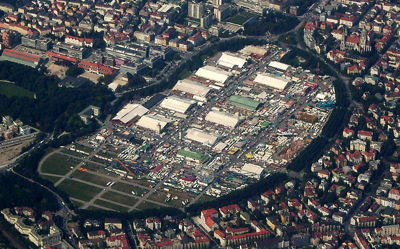 Oktoberfest 2006 - Theresienwiese als Luftbild photo: Stefan Weigel, ccbysa2.5