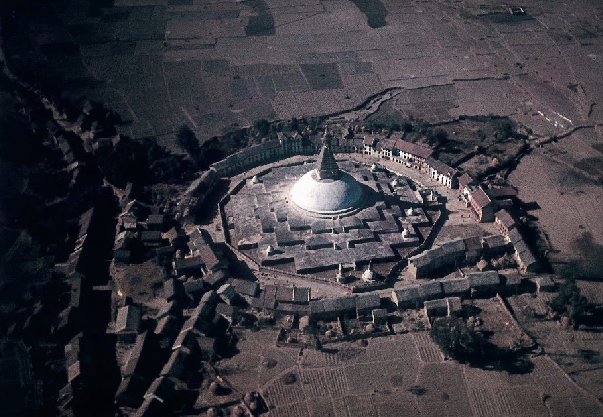 Bodnath Stupa located in Sagittarius with Aquarius photo: Etter Studio, ccbysa2.0