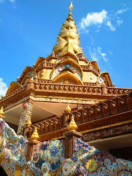 Wat Phasornkaew located in Libra with Aquarius photo: Stevehhaigh, GNU/FDL