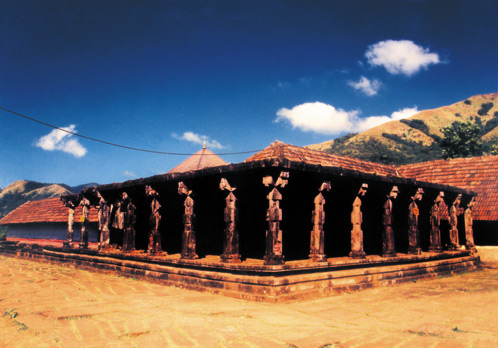 Titunelli Mahavishnu Temple in Leo with Capricorn 
