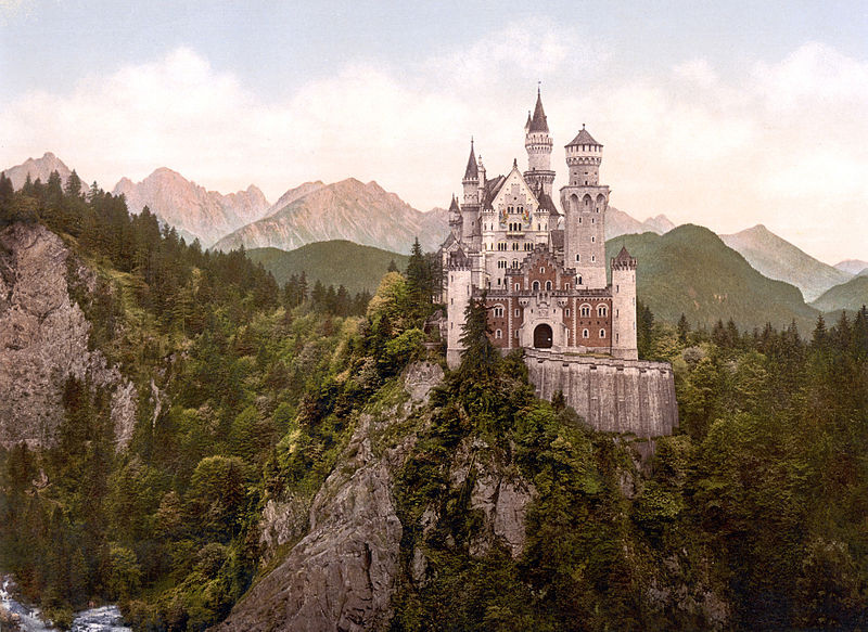 Astrology, Architecture & Castles: Neuschwanstein in Leo and between Taurus and Gemini