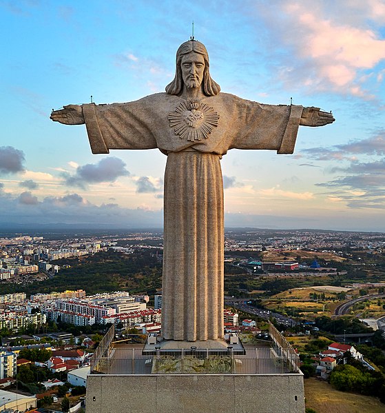 Read more about the article Christo Redentor and other Jesus statues in astrology